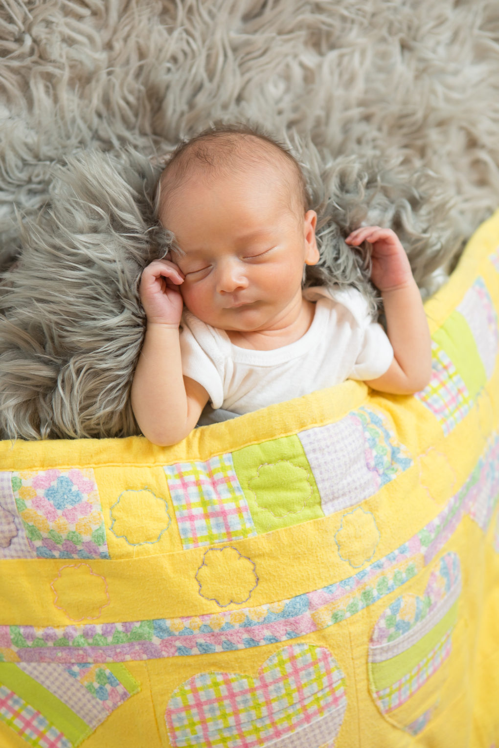 Simple Newborn Session At Home in Houston